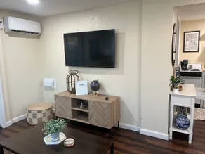 The Rae Retreat 3 - Cozy & Charming - Image 3