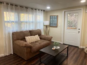 The Rae Retreat 3 - Cozy & Charming - Image 2