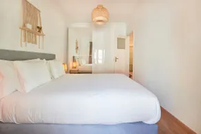 Sunny - Cozy Apartment - Image 2