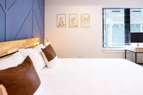 Family Downtown Retreat | • Free Parking - Image 5