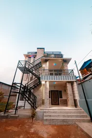 Modern 2 bedroom in the heart of vibrant Lakeside! - Image 2