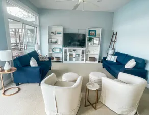 Dual-suite Lakefront retreat | 2 Kitchens + Dock - Image 4