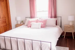 The 1905 - Spacious Downtown Farmhouse - 4bd/2ba - Image 5