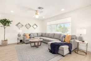 Gorgeous 5 Bedroom / 4 Bath Home with Heated Pool! - Image 3