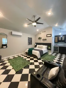 BIG! 2-story + Guest House & Hot Tub | 7 beds - Image 2