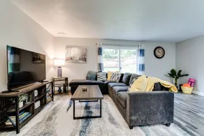 Fantastic Foothills home - Image 5