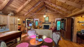 Stay for end of Summer at Sparkleberry! - Image 5