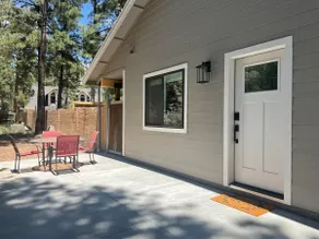 Adorable 2 bedroom guesthouse in the pines - Image 3