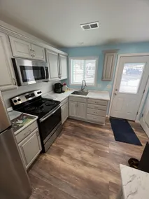 Beautiful water front house with sandy beach - Image 5