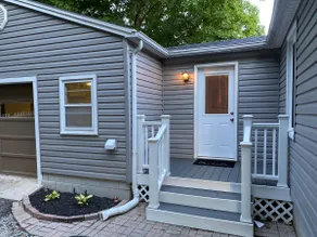 2 Bedroom House on Wayne - Image 2