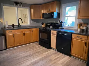 2 Bedroom House on Wayne - Image 3