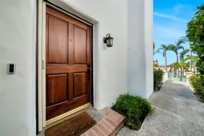 Newly Remodeled Modern/Coastal Gem - Image 5