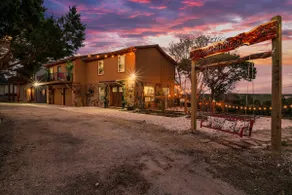 NEW LISTING! TEXAS HILL COUNTRY VIEWS! FIREPIT X2! GAMEROOM! - Image 4