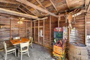 King bed w/bikes, arcade games and wild west barn! - Image 4