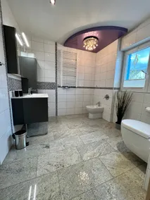 Junipro Deluxe Apartment Plus with 7 Beds in 3 Bedrooms - Image 4