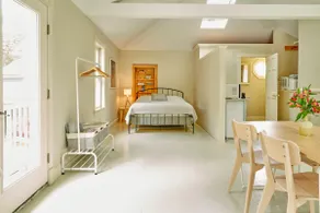 Sunny Loft Apartment in Acadia - Image 5