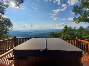 Extraordinary Lodge with Breathtaking Mt. Views - Image 4