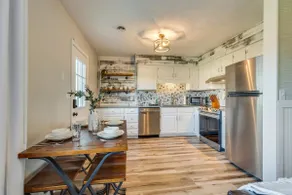 Cute Condo, Private Fenced Yard, Firepit, Sleeps 7 - Image 4