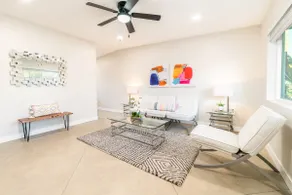 Cozy 2BR Townhome in Central Tucson Wow - Image 4