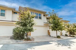 Cozy town house in a Private Gated Community. - Image 5
