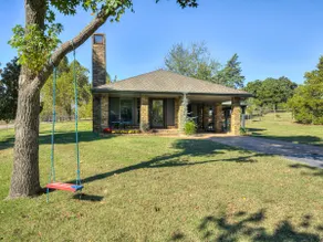 Private Cabin on acreage with pool & tennis court! - Image 4