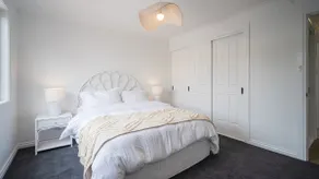Modern Comfortable 2 bedroom home, Central Wagga. - Image 2