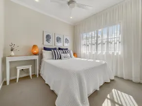Serene Beachside Apartment - Image 4