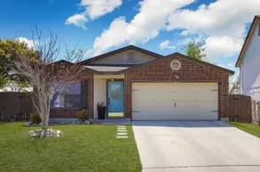 Spacious Home with Pool Approved BMT Location - Image 2