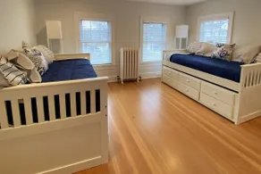 Newly Renovated 2-BR Apartment - Image 4