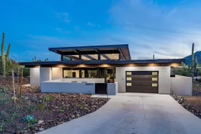 RELAX in this STYLISH CASITA LOCATED IN THE HEART OF CAREFREE, ARIZONA - Image 2