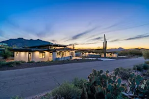 RELAX in this STYLISH CASITA LOCATED IN THE HEART OF CAREFREE, ARIZONA - Image 3