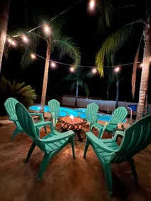 Relaxing Modern 3 br home with HEATED POOL - Image 2