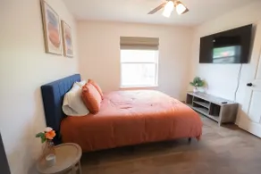 One of a kind 10 min from AT&T Stadium 3BR2BA Home - Image 5