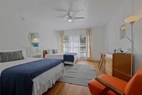 Studio#15 Pet Friendly Bright Courtyard Near Beach - Image 3