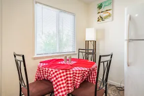Cozy one full bedroom house. - Image 3