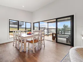 Luxury 5 Bedroom Home - Sentinel Chalet - Snowy Mountains - Jindabyne - Image 3