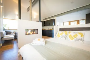 Coastal luxury loft apartment with woodland views. - Image 5