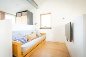 Coastal luxury loft apartment with woodland views. - Image 4