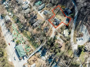 Crimson Cottage, Historic Chimney Rock Gem! - Image 3