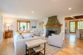 Spacious 4 Bed Room Sauna Retreat | Near Newport - Image 3