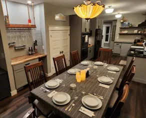 Beautifully Renovated Historic Bungalow on Government Way - Image 4