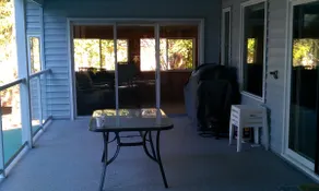 Entire house semi waterfront at the Shuswap - Image 5