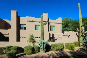 Spacious 2 Bedroom Condo - Image 5