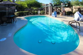 Spacious 2 Bedroom Condo - Image 2