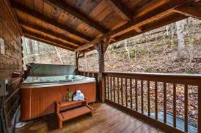 3 minutes to parkway!! Hot tub!! Flat driveway!! - Image 4