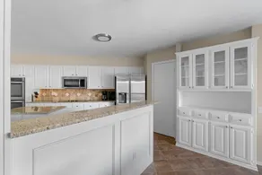 Fabulous 4-Bedroom Home with Pool, Dog-Friendly ! - Image 4