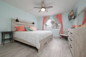 Pelican Inlet 2 Bedroom Condo Steps from the Beach - Image 2