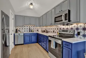 STAY ON MAIN! St Studio Apt W/ Kitchen - Image 4