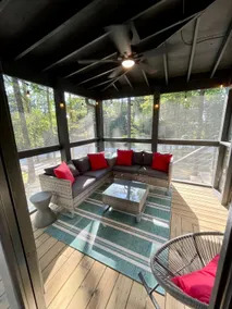 Spacious Home in “Tiny Home” Lake Community - Image 4