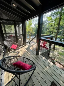 Spacious Home in “Tiny Home” Lake Community - Image 5